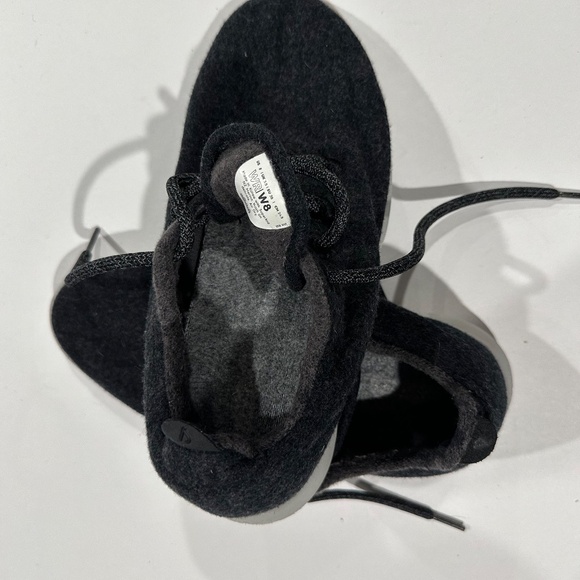 Allbirds Merino Wool Runners - Size 8. - Picture 2 of 6